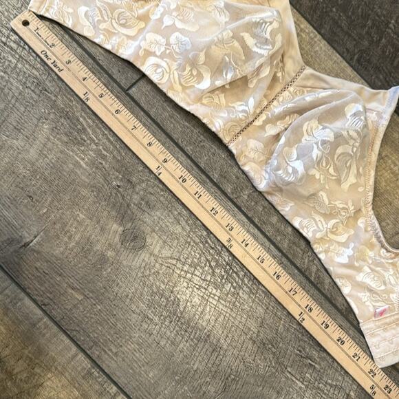 Wacoal Awareness Soft Cup Bra Size 34DDD - Picture 4 of 10